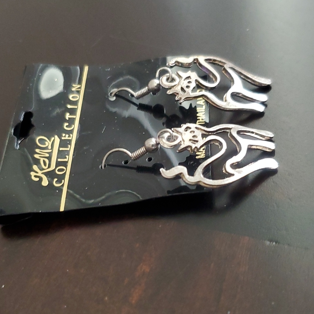 Cat dangling earring - Picture 3 of 4